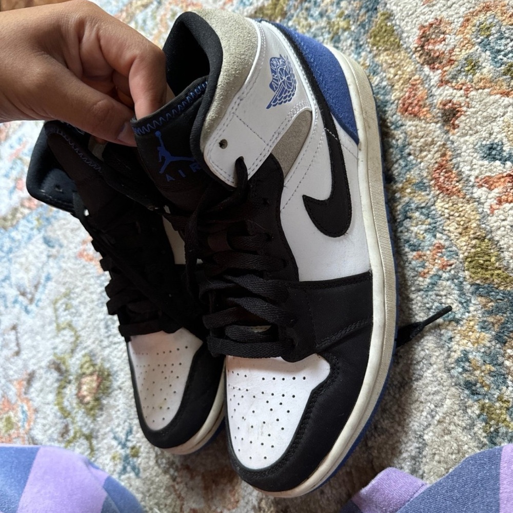 Air Jordan size 8 just needs cleaning but good condition